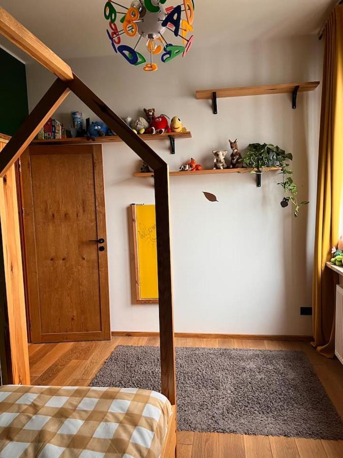 Lake Park Apartament With Free Parking Airport Netflix Lägenhet